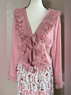 En Saison Gabriella Tie Front Ruffled Blouse